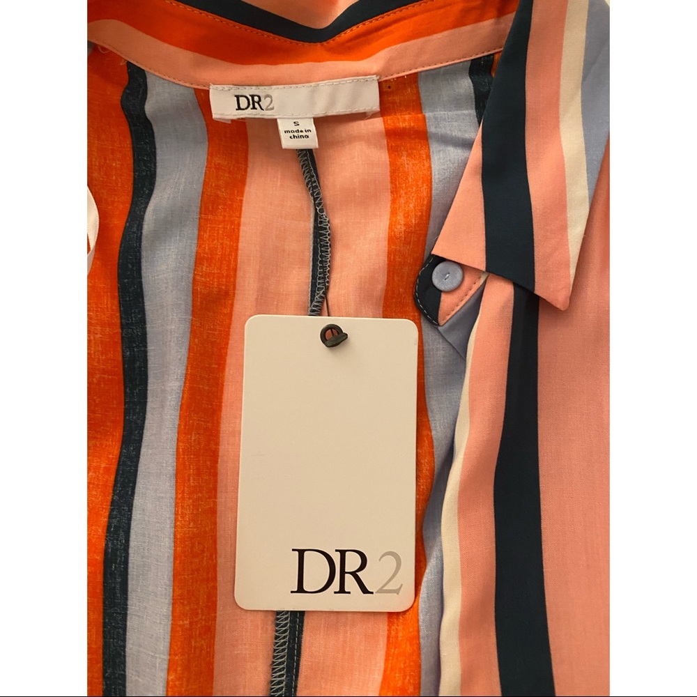Springy 🌷Short sleeve button down, bright & airy - Picture 4 of 5